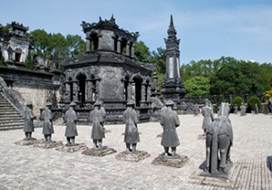 KHÁM PHÁ VẺ ĐẸP HUẾ