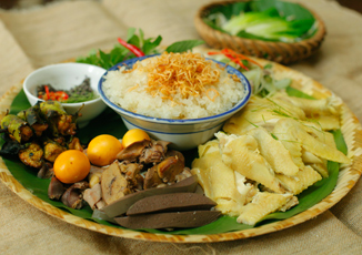 Thưởng thức món ăn có tên gọi lạ - Gà Lên Mâm